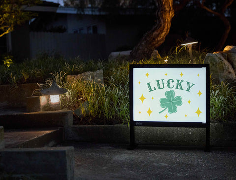 Lucky Clover Yardsy Sign - Flat Feet