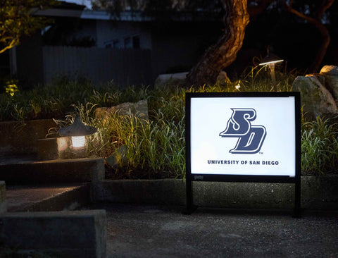 USD Blue Primary Mark White Yardsy Sign