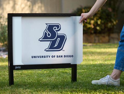 USD Blue Primary Mark White Yardsy Sign
