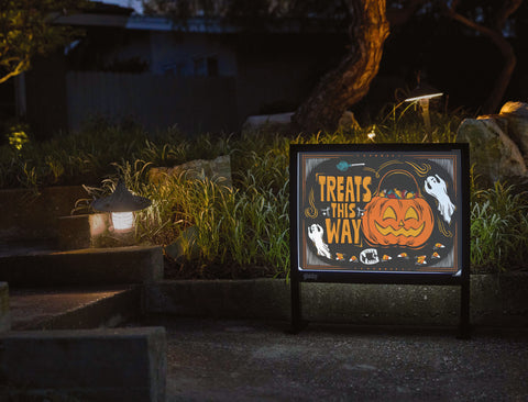 Treats This Way Yardsy Sign