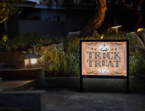 Trick Or Treat Halloween Classic Yardsy Sign - Flat Feet