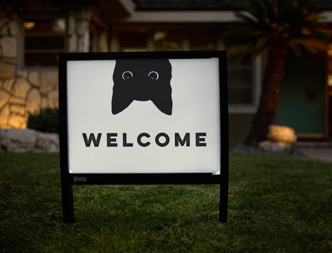 Welcome Cat Yardsy Sign - Hero